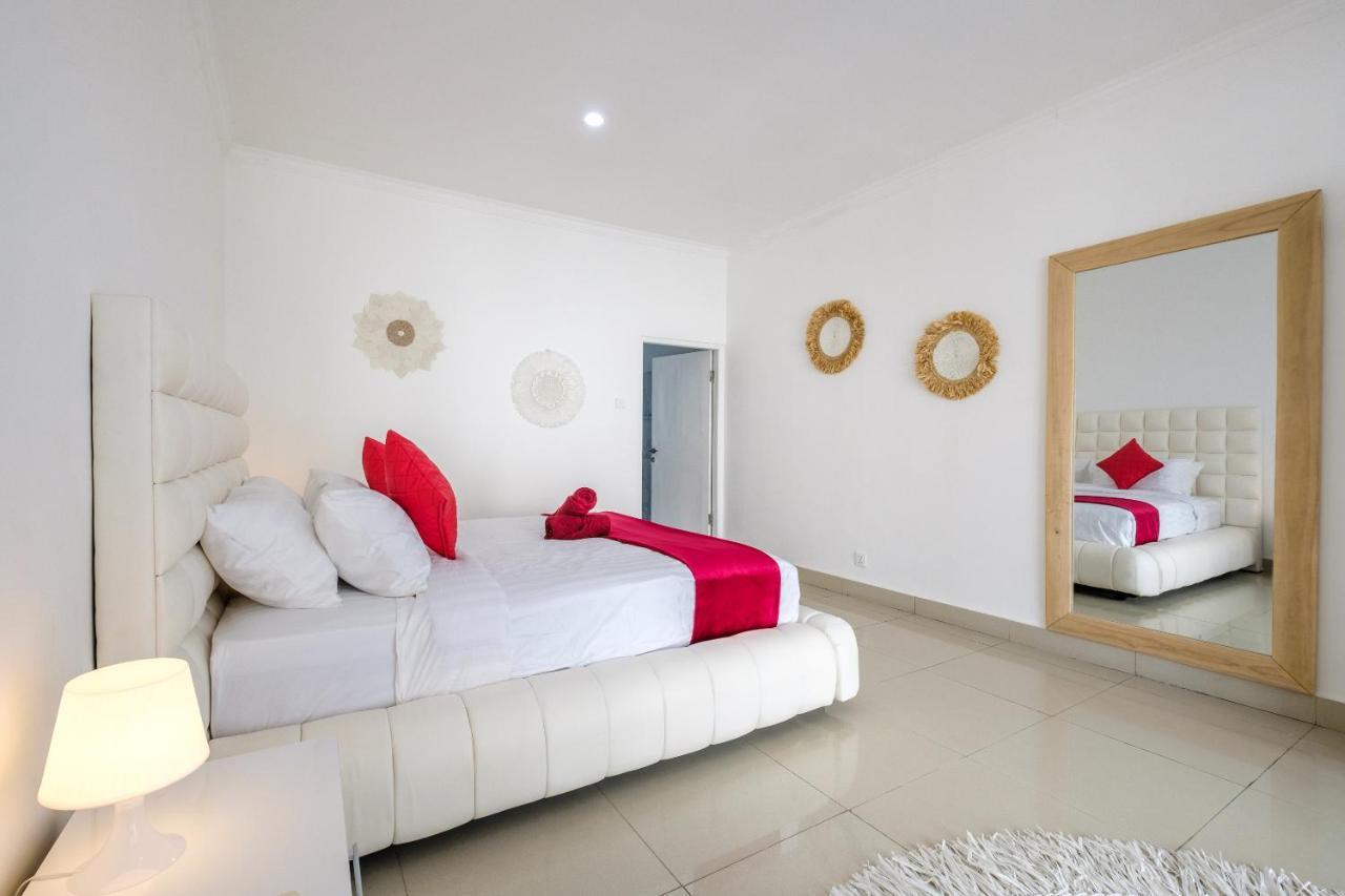 Luxury Minimalist Villa White Angel In Seminyak Екстериор снимка