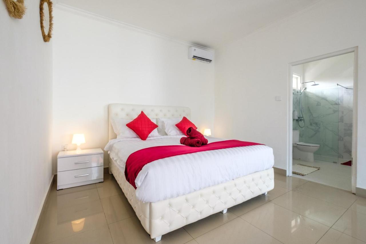 Luxury Minimalist Villa White Angel In Seminyak Екстериор снимка