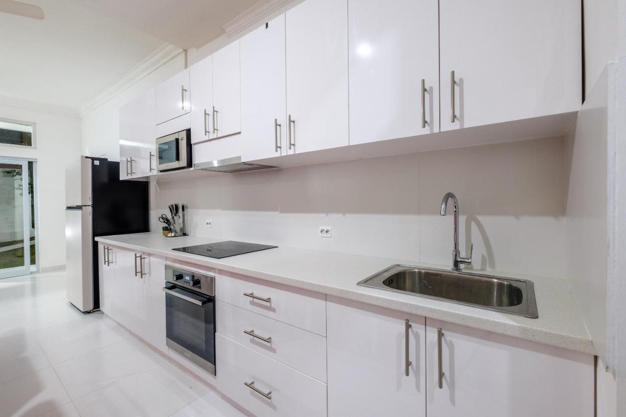Luxury Minimalist Villa White Angel In Seminyak Екстериор снимка