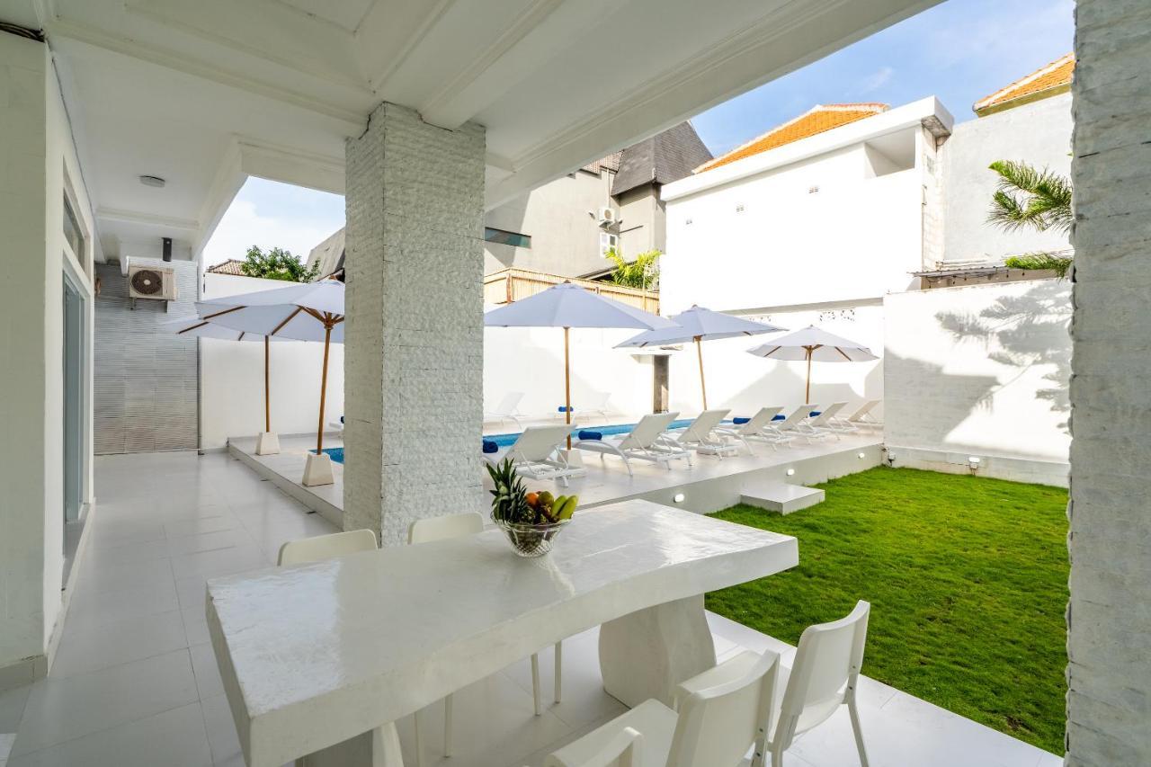 Luxury Minimalist Villa White Angel In Seminyak Екстериор снимка