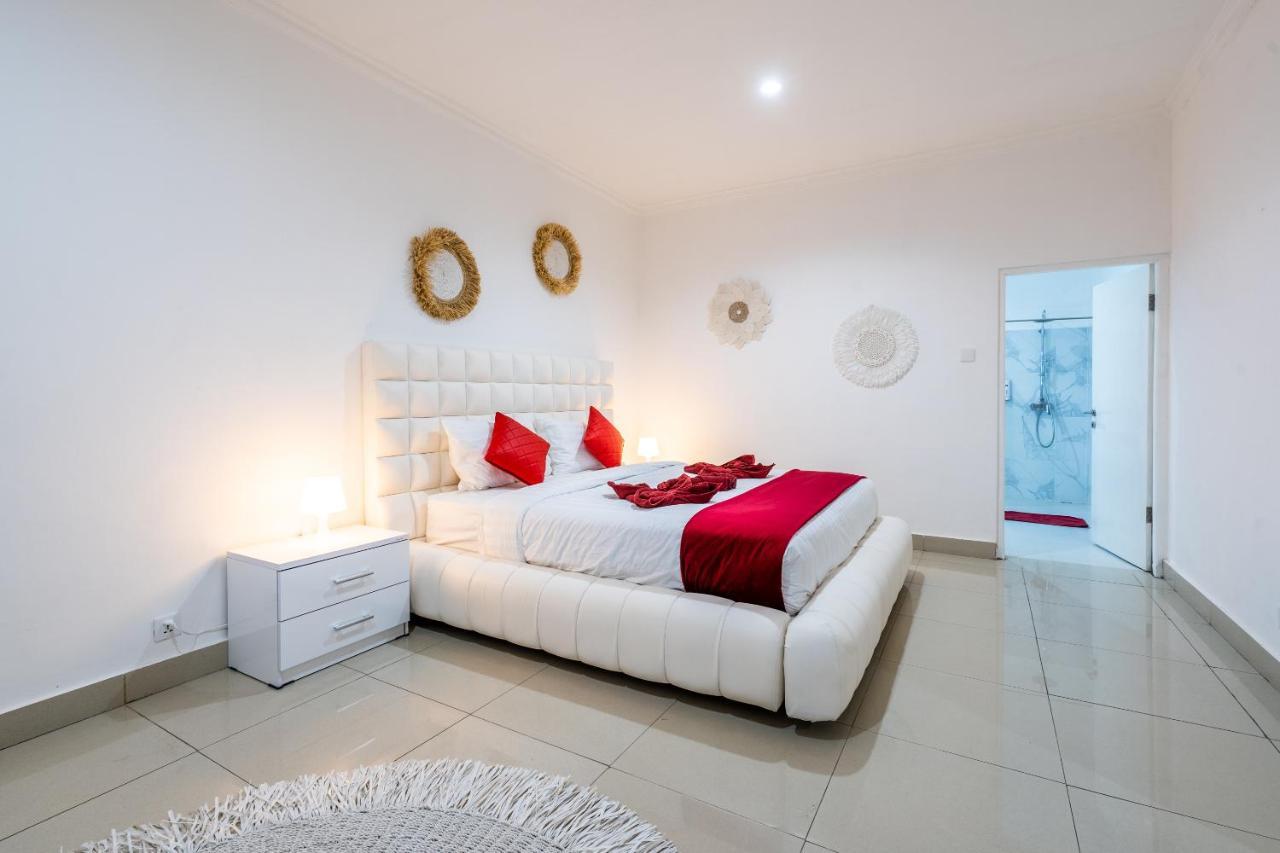 Luxury Minimalist Villa White Angel In Seminyak Екстериор снимка