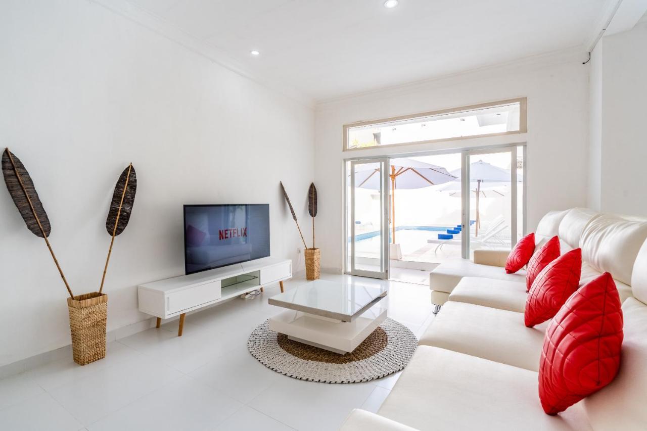 Luxury Minimalist Villa White Angel In Seminyak Екстериор снимка