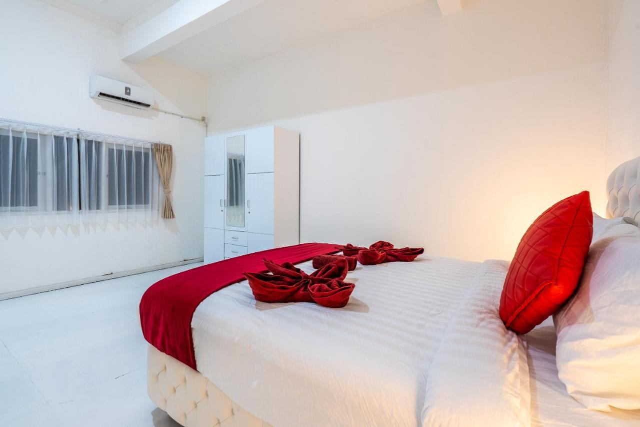 Luxury Minimalist Villa White Angel In Seminyak Екстериор снимка