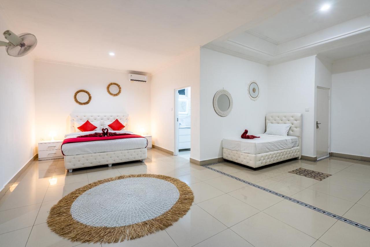 Luxury Minimalist Villa White Angel In Seminyak Екстериор снимка